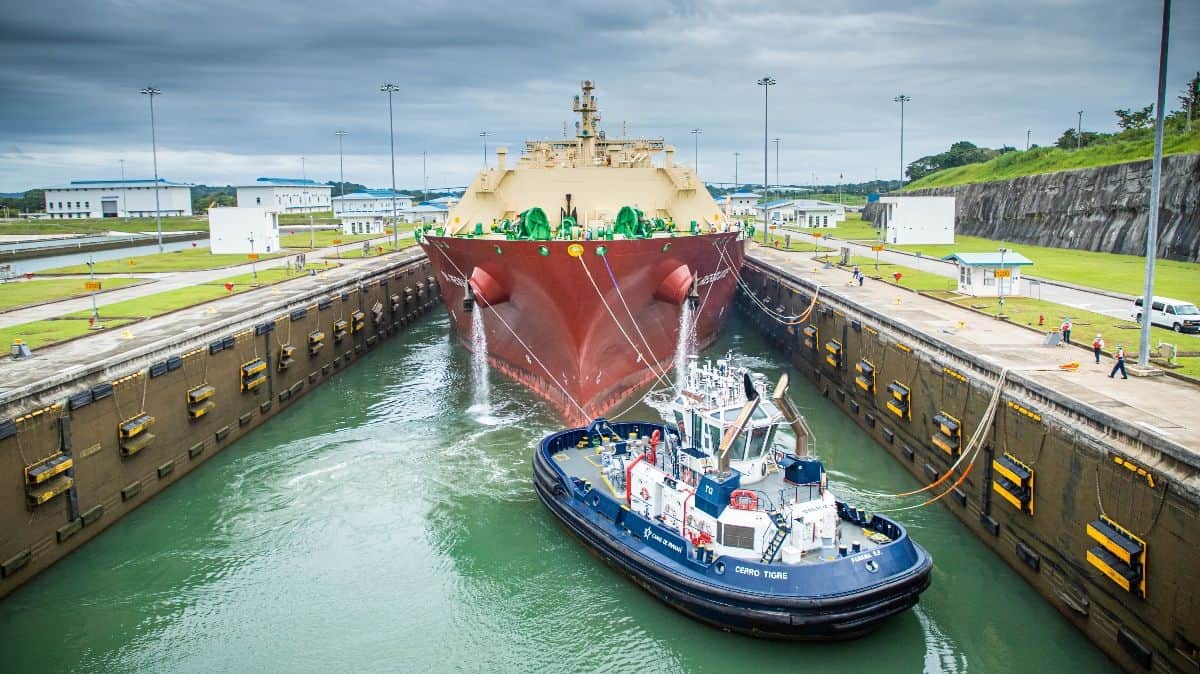 Tug_&_Towing.jpg